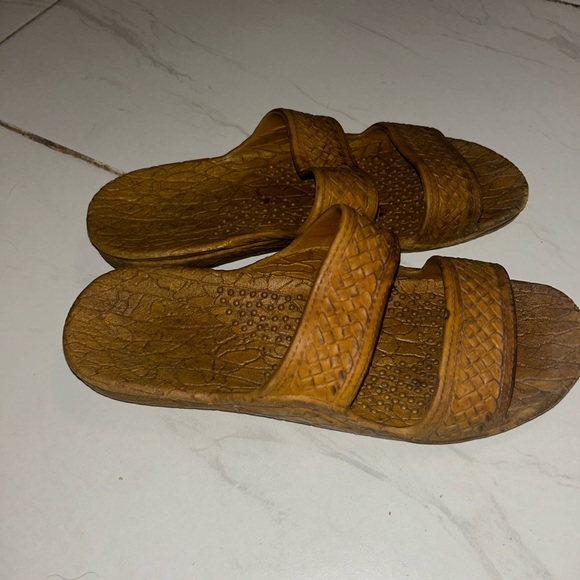 Sandals - Picture 2 of 5